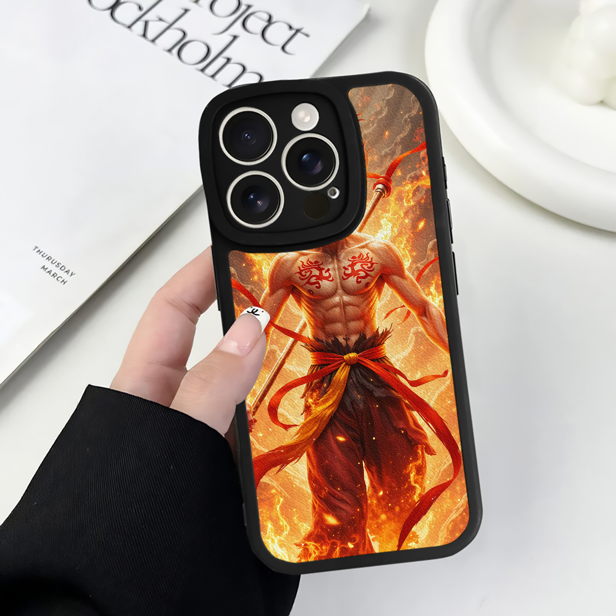 （画像用） Ne Zha 2 ナタ 魔童の大暴れ 【iPhone 16シリーズ対応】シリコンスマホケース（レザー調） 材質：シリコン